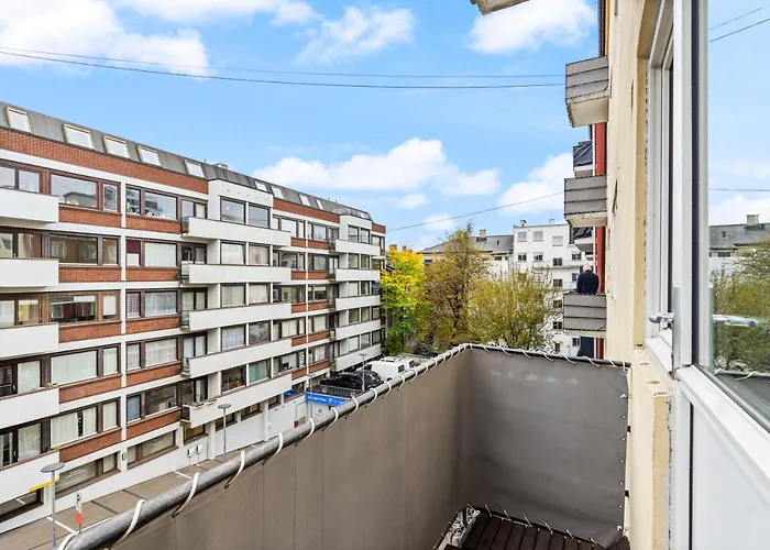 Small And Cheap - 6 Ppl - Super Central - Balcony